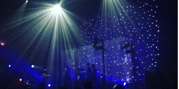 BEACH HOUSE IMMERSE SOLD OUT AUSTIN CROWD IN SOMBER SOUNDSCAPES (SHOW REVIEW)